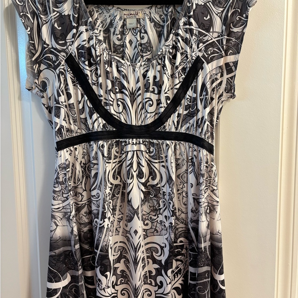 Black and White Patterned Tunic